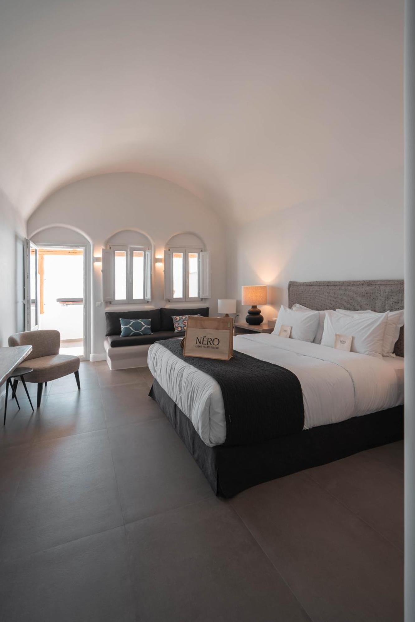 Nero Suites By Nomee Hospitality Group Imerovigli  Exterior foto